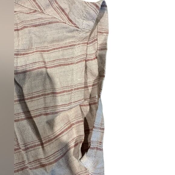 NWOT- Jones & Co Women’s Short Sleeve V Neck Cream Top Shirt Side Slit - Size SM - Picture 9 of 9